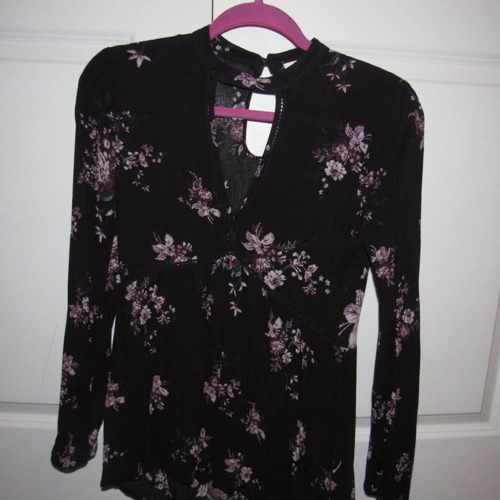 Flowery long sleeve blouse